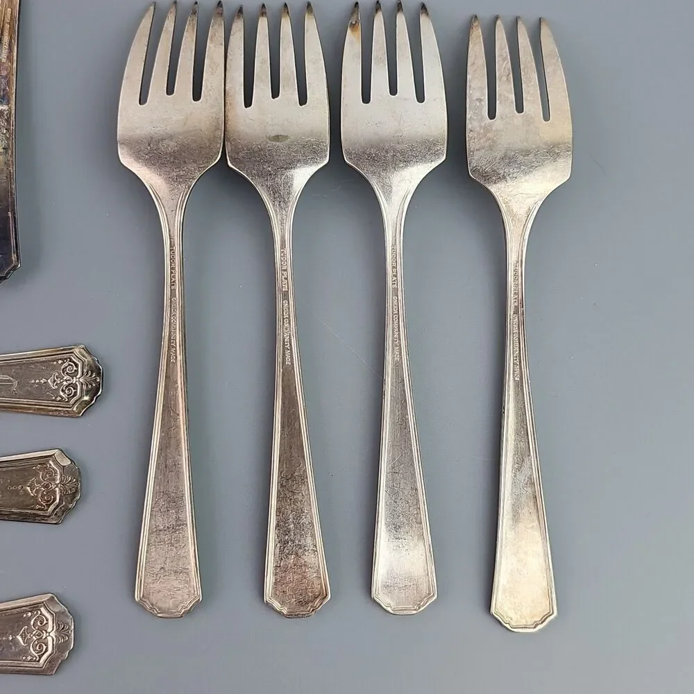 Vintage Oneida Lady Grace 1933 Tudor Silverplate 18 Pc Flatware Set Monogram J
